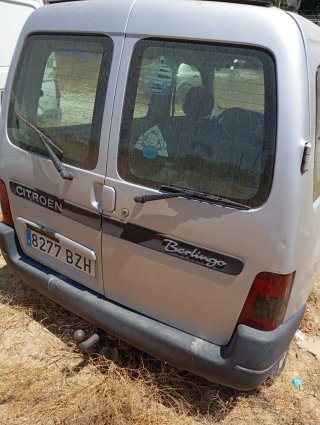 Furgoneta para reparar o piezas