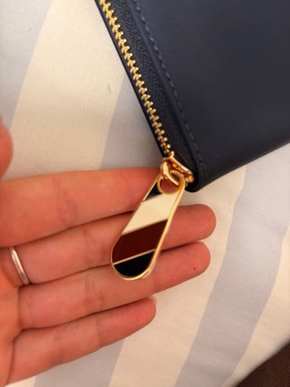 Cartera Tommy Hilfiger Azul y Dorada