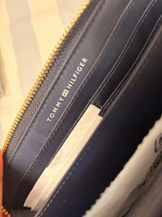 Cartera Tommy Hilfiger Azul y Dorada