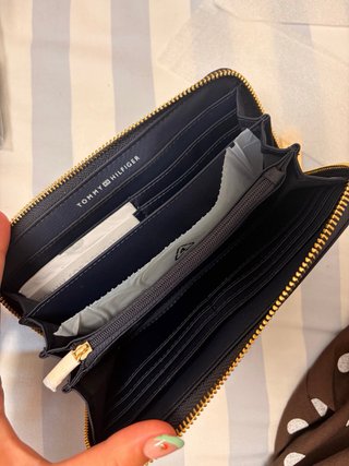 Cartera Tommy Hilfiger Azul y Dorada