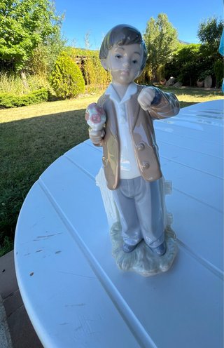 Figura Nao LLADRO Ella llega tarde