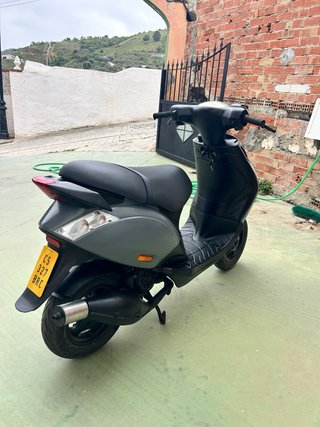 Piaggio Zip SP Scooter