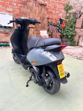 Piaggio Zip SP Scooter