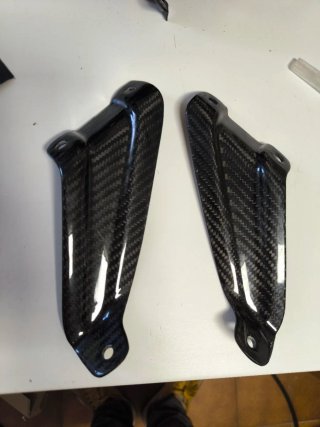 Soportes para Akrapovic Tuono RSV 1000 Mille