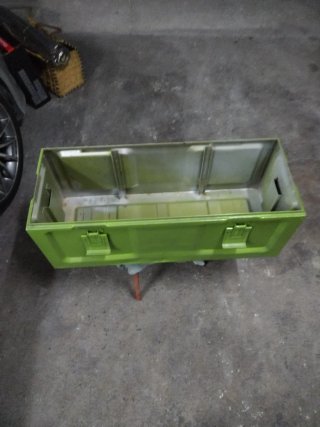 Cajón metálico para herramientas