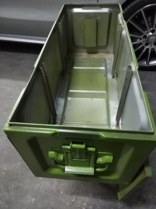 Cajón metálico para herramientas