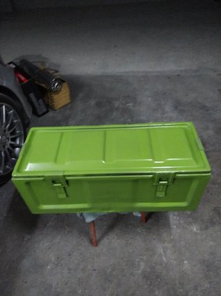 Cajón metálico para herramientas