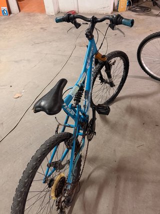 Bicicleta Montaña Azul y Negra