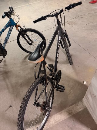 Bicicleta Montaña Azul y Negra