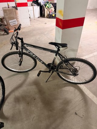 Bicicleta Montaña Azul y Negra