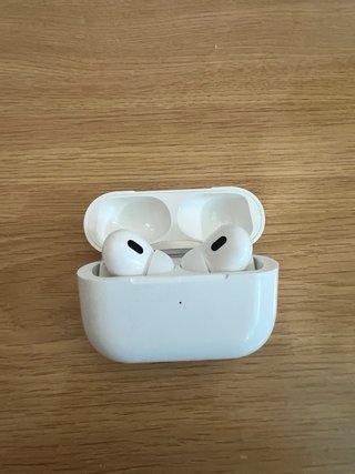 AirPods Pro Apple