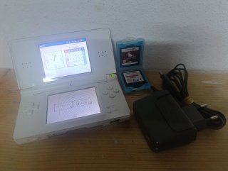 Nintendo DS Lite Blanca + Juegos y Cargador