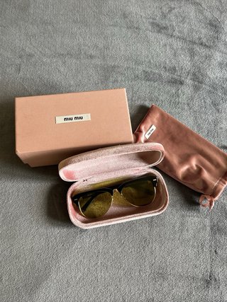 Gafas Miu Miu Aviador Negro y Dorado