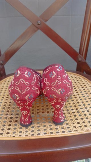Zapatos valenciana rojos con lazo