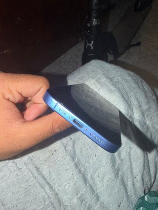 iPhone 16 Apple