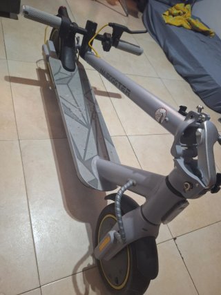 Patinete Eléctrico MASCOOTER Gris