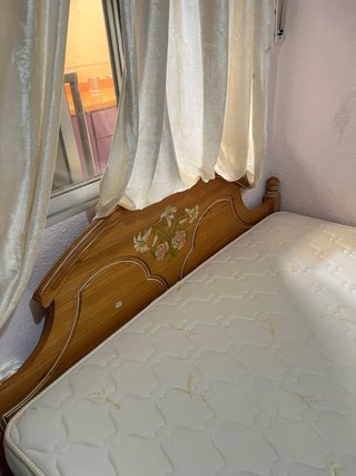 Cama  de matrimonio y cabecero de madera y canape