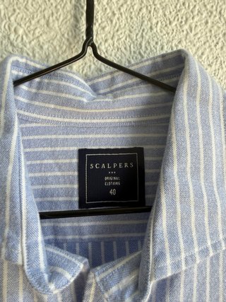 Camisa Scalpers Azul con Rayas Azules
