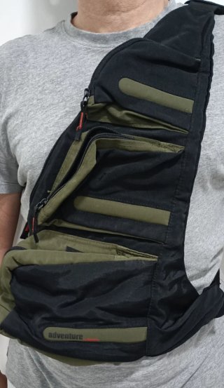 MOCHILA BANDOLERA  multi bolsillos