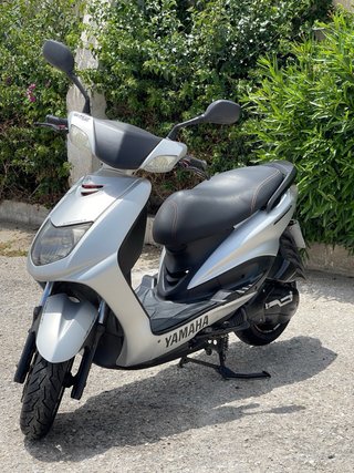 Yamaha Cygnus Plata