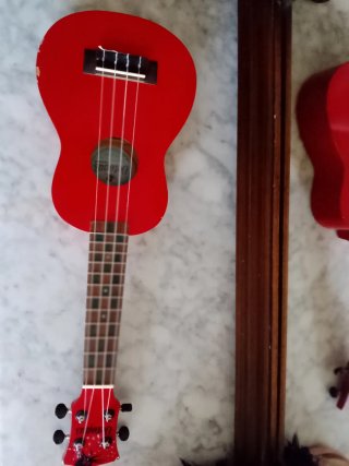 Ukelele Rojo