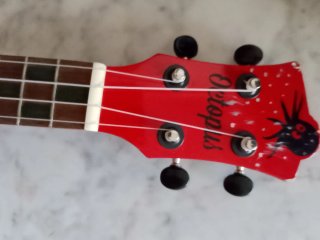 Ukelele Rojo
