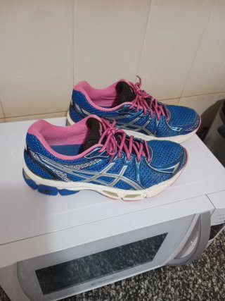 Zapatillas Asics running azul y rosa