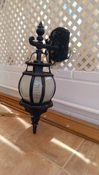 Farol de pared negro