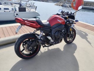 Yamaha FZ1 S Naked Roja y Negra