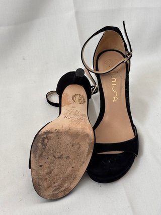 Sandalias tacón alto tiras negras