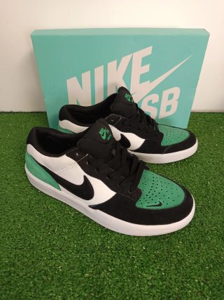 Zapatillas Nike SB Negras y Verdes