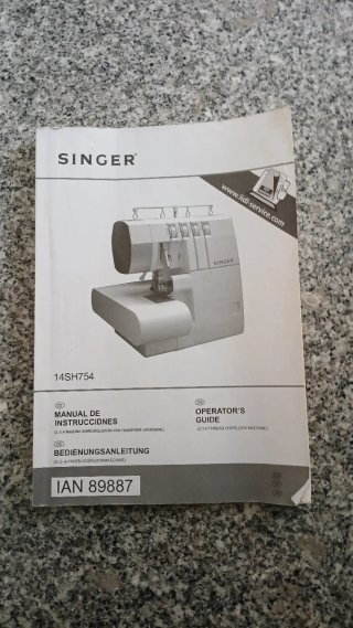 Máquina Overlock Singer 14SH754