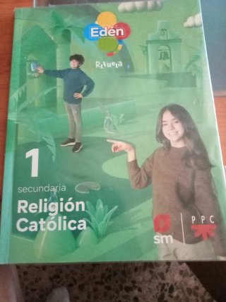 Un libro de religión de 1° ESO.