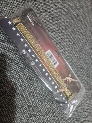 Collar DC Comics Wonder Woman Dorado