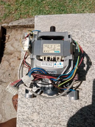 Motor Welling para lavadora Indesit