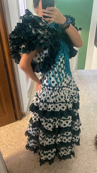 Traje de flamenca volantes lunares