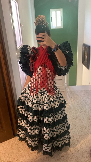 Traje de flamenca volantes lunares