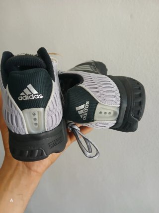 Zapatillas Adidas Cool Negras y Plateadas