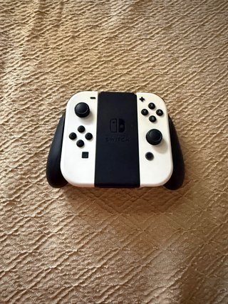 Nintendo Switch OLED Blanca y Negra