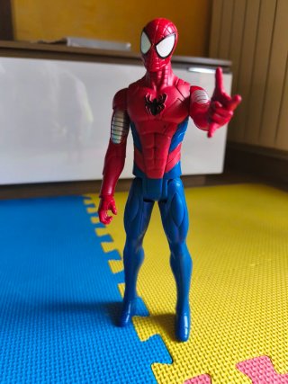 Figura Spiderman Marvel Armadura Titanio