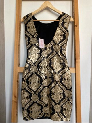 Vestido fiesta negro y dorado con etiqueta