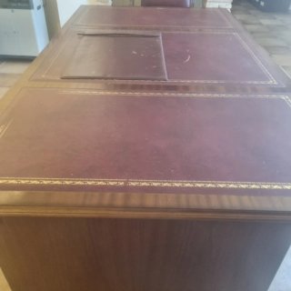 Escritorio inglés y silla de cuero