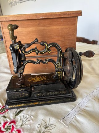 Máquina de coser antigua Labour Lesage