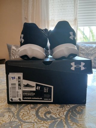 Zapatillas Under Armour UA BGS Speed Swift 36