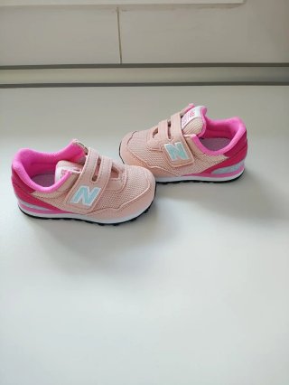 Zapatillas New Balance rosas talla 21.5 EUR