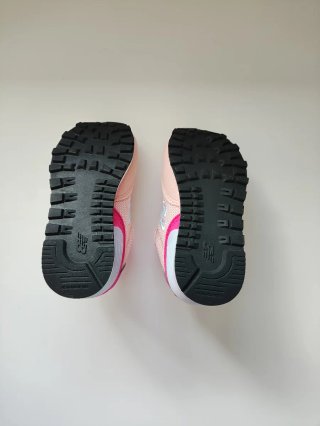 Zapatillas New Balance rosas talla 21.5 EUR