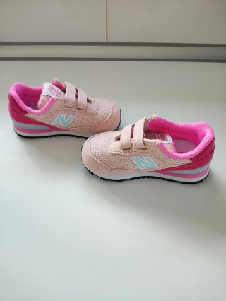 Zapatillas New Balance rosas talla 21.5 EUR