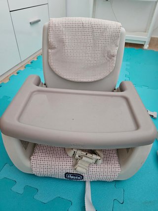 Asiento elevador Chicco MoDe 6+ meses.