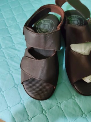 Sandalias de hombre marrones ,de piel