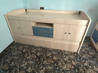 Cama juvenil modular beige y azul